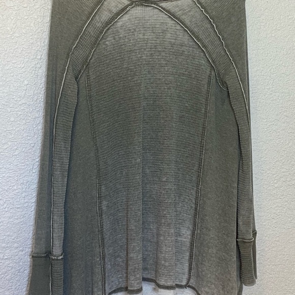 Free People | Green Oversized V-neck Long Top | S - Picture 4 of 5